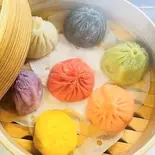レインボー小籠包(7個)（台湾菜館 弘城）