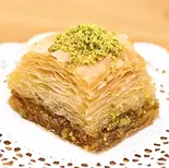 バクラヴァ・ピスタチオ2個 Baklava pistachio 2 pieces（MOLA KEBAB）