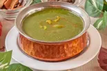 ほうれん草チキンカレー(Sag Chicken Curry)（INDIAN NEPALI RESTAURANT SAGUN）