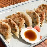 自家製手作り餃子(8ヶ入)（丸二商店）