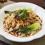 汁なし坦々刀削麺(錦秀菜館 神保町店)