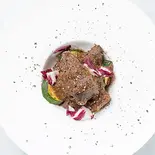 牛ホホ肉の赤ワイン煮込み（Cosi Cosi）