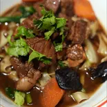 牛肉煮込み麺（火鍋眞巴石）