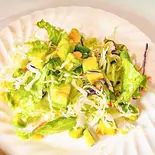 Avocado Salad アボカド サラダ（エベレスト・ロティー・カフェ）