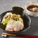 柔らかチャーシュー5枚入り こってり背脂魚介豚骨つけ麺(麺200g)(魚介と豚骨のWスープが決め手! つけ麺 総本山 無双 上目黒店)