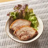 極厚チャーシュー(100g)（魚介と豚骨のWスープが決め手！ つけ麺 総本山 無双 博多店）