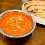 チーズハニー ナンとバターチキンカレーセット   Cheese Honey Nan and Butter chicken Curry Set（ネパールインド料理サラソティ Nepali Indian Restaurant Saraswati）