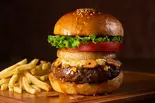 とろけるガリバタジャンキー【GARIBATA JUNKY】（バーガーズカフェグリル フクヨシ 墨田）