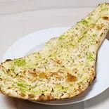 ガーリックナン/GARLIC NAN /लसुन नान（Asian Dining RIYASA）