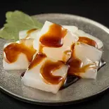 厳選わらびもち 黒蜜 Selected Warabi Mochi Kuromitsu（【麻婆ラーメンと炒飯】麺炒菜館 西小山店）