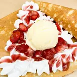クラッシュいちごアイスくれーぷ（くれーぷくれーぷ）