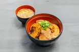 幸丼炙り豚バラチャーシュー丼 並盛(4枚)(手作り味噌汁付き)（丼ぶり屋 幸丼 三ツ又店）