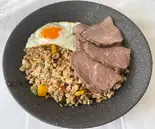 肉のせガパオライス(ローストビーフ)/Gapao Rice with Meat(ガパオライス 【パットガパオムーサップ ターペ TOKYO】&カオマンガイ 錦糸町店/GAPAORAISU PATTOGAPAOMUSAPPUTAPE)