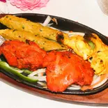 ミクスグリルセット mixed grill(インドネパール料理ROYAL EVEREST CAFE&BAR)