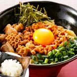 【チョイ辛】台湾まぜそば +牛ホルモン (ミニミニ追飯付き)（油そば・台湾まぜそば専門店 土佐堀 麺屋じろう）