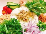 グリーンカレーサラダ丼（パクチリ）