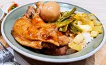 鶏もも肉の醤油煮込み丼 鸡腿盖饭（The Family 麻辣大学 ららテラス HARUMI FLAG店）