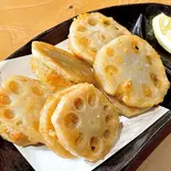 れんこんのはさみ揚げ（釜焼鳥本舗おやひなや梅田阪急東通り店）