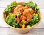 13.サーモンとホタテのパクチー入りアジアンポキ(十五穀米のヘルシーポキ丼の店Poki☆Poki 神保町店(海南鶏飯本舗))