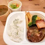 ホエー豚の厚切りベーコンハンバーグセット（メーメのイタめし家）