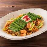 【絶品裏メニュー】黒胡椒が絡みつくスパイシー焼麺（博多名物 赤もつ屋 里中町3丁目）