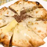 餡子チーズナン Anko Cheese Nan（INDIAN NEPALI RESTAURANT "JUNTARA"）