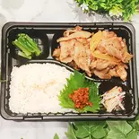 国産豚ロースとピートロの生姜焼き弁当 特製牛タン入り肉味噌付き（焼肉レストランMEATPIA）