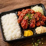 ヤンニョムチキン弁当（唐揚げ専門店 森光ファーム）