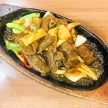 牛肉の黒胡椒味炒め（六町飯店）