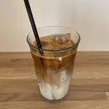 カフェラテ(アイス) Cafe Latte(Ice)（Manhattan Bakery ＆ Wine bar）
