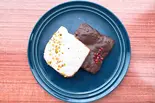 手作りチョコレートラスク2種セット(ダーク・ホワイト)2 types of chocolate rusks (dark and white)（コーデュロイカフェ 大名店）