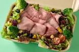 【低糖質】ローストビーフのパワーサラダ Roast Beef Salad（ワイルドステーキ＆ジム飯 ブロビー 大井町店）