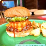 ホットチリパインチーズバーガー【ポテト付きのセット】(THE GRABBER hamburger pub)