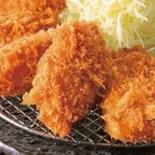 新鮮なカキフライ(3個)（1キロ飯工房 食らいやがれ）