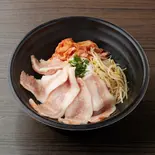 厳選豚・豚トロ丼(焼肉酒家 李苑)