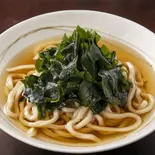 (冷)大盛わかめうどん(酒菜屋てんまい)