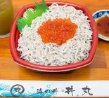 いくらシラス丼(海鮮丼専門店 丼丸 谷町六丁目店)