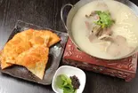 羊雑泡餅(羊ホルモンスープネギパイ添え)（西安刀削麺 匠心）