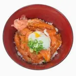 サーモンユッケ丼 Salmon Fish Rice Bowl（個室居酒屋串桜）