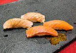 サーモン・炙りサーモンセット（鮨つね）