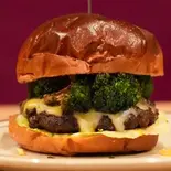 Broccoli Mozzarella Burger（THE BURGER HOUSE 並木店）