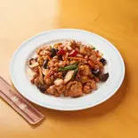 鶏肉とピーナッツの四川風炒め（四川料理 酔盧）