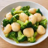 帆立ブロッコリー炒め Hotate Broccoli Itame(SAMOSA Family Restaurant and Bar)