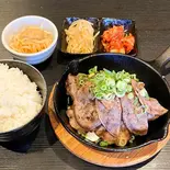 牛タン切り落とし弁当(MOW)