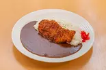 茶美豚カツカレー（萠茶 KIZASHI）