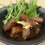 黒毛和牛のサイコロステーキ（和牛と海鮮浜焼き うしQかきQ）
