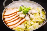 漬け白菜と豚バラ肉とカキの鍋【酸菜白肉海蛎鍋】(中国東北家郷料理永利 豊洲駅前店(1号店))