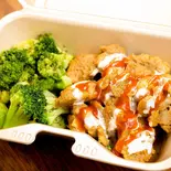 スパイス鶏もも肉とハーブブロッコリー Spiced grilled chicken & Herbal broccoli(肉と健康ハーブブロッコリー専門店 Herbro 秋葉原店)