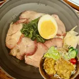 焼豚弁当(からあげ2個入)（かつもり）