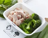 超しっとり国産鶏ムネ肉200g＆新鮮国産ブロッコリー（東京チキンファクトリー 神田淡路町店）